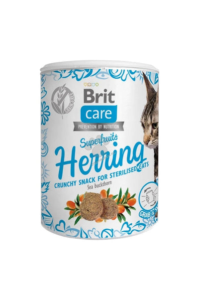 РАЗПРОДАЖБА Brit Care Cat Snack Superfruits Herring - лакомства за котки с херинга и плодове 100 гр