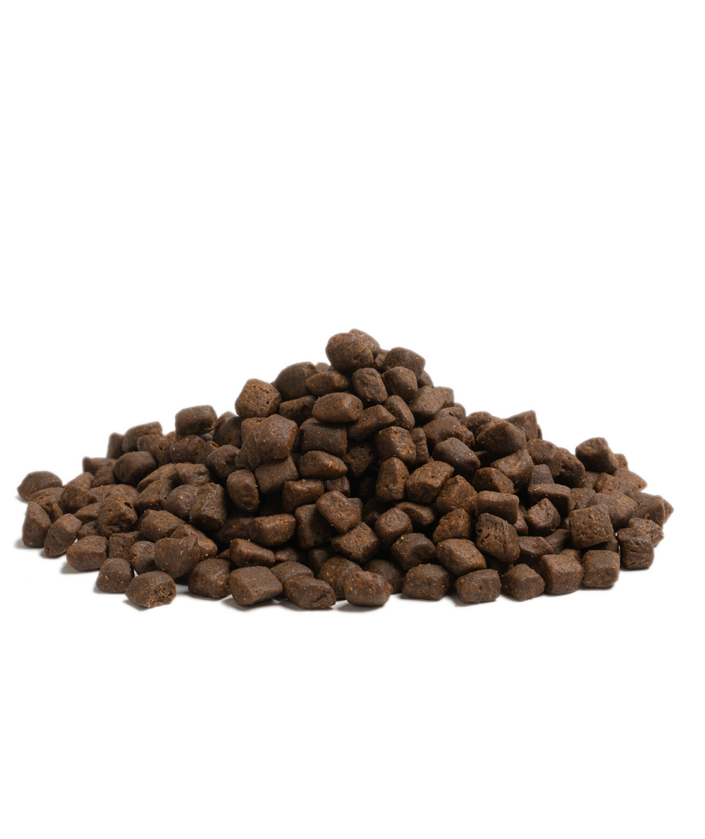 Essential Stamina Small Size - високоенергийна храна за кучета от мини и малки породи с пилешко и патешко месо 2,5 кг