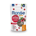 Monge Gift Filled And Crunchy Sterilised Cat - лакомство за кастрирани котки, без зърнени култури, с патешко и червени боровинки 60 гр