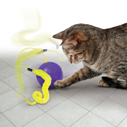 KONG Cat Purrsuit Whirlwind - играчка с въртящи се пера за котки 8.2 см