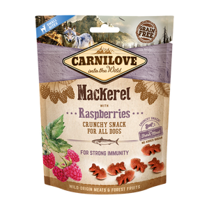 Carnilove Dog Crunchy Snack Mackerel with Raspberries with fresh meat - хрупкаво лакомство със скумрия и малини 200 гр