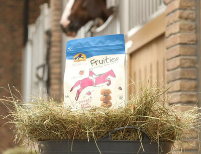 Cavalor Fruities - лакомство награда, с витамини, минерали, горски плодове 750 гр.